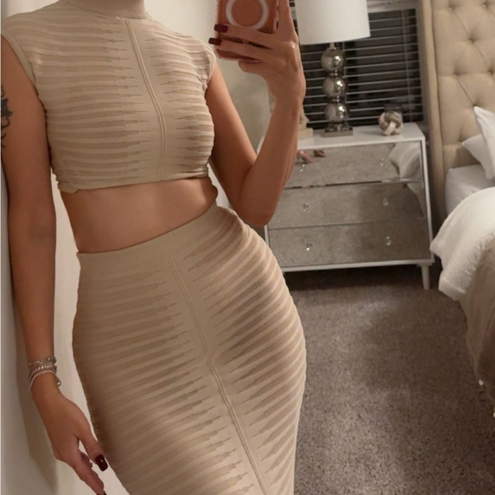 Forever 21 Beige Pencil Skirt